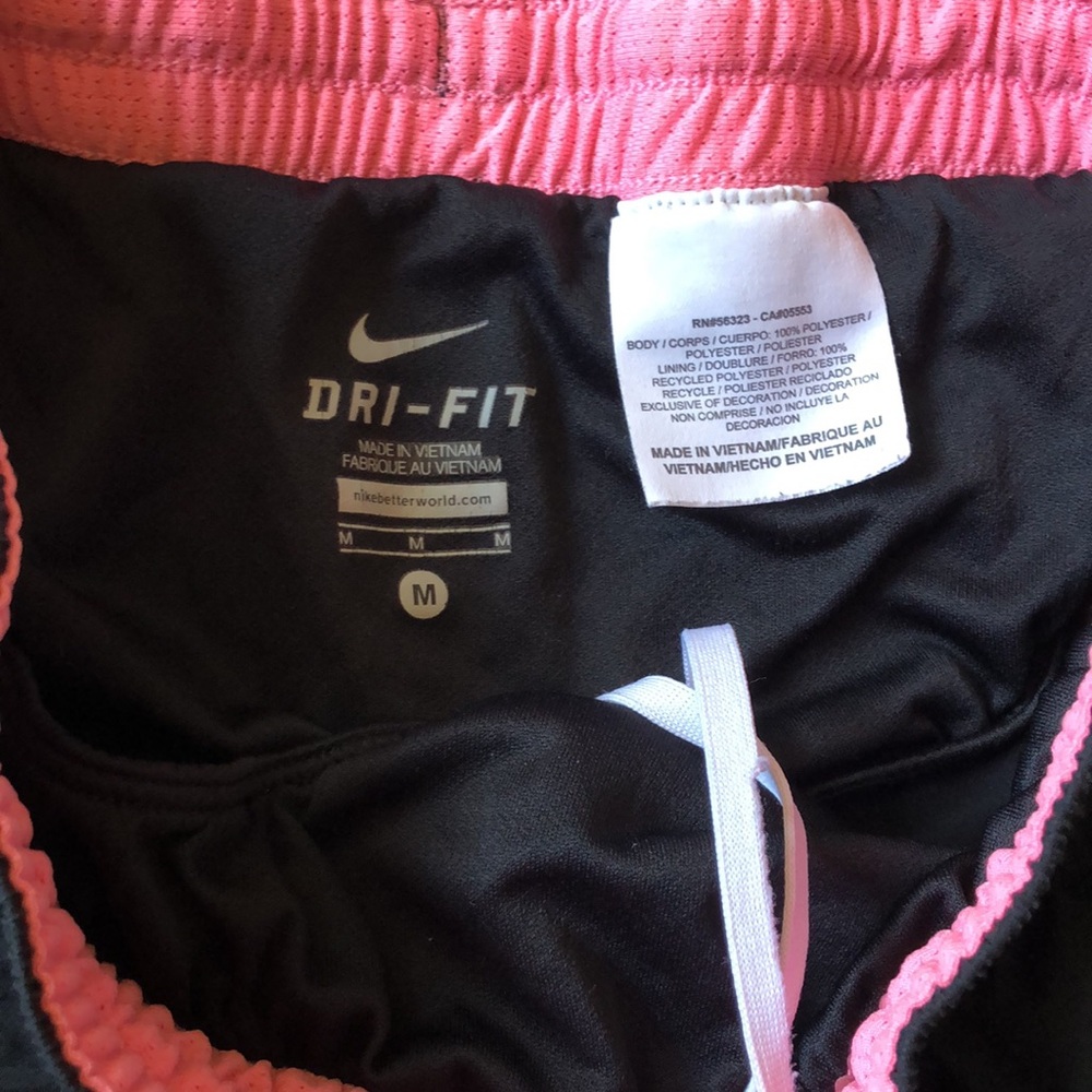 Nike shorts - Picture 3 of 6